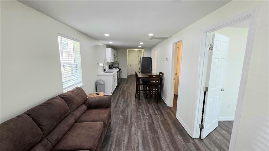 114 Treuil Ln - Photo 2 of 11