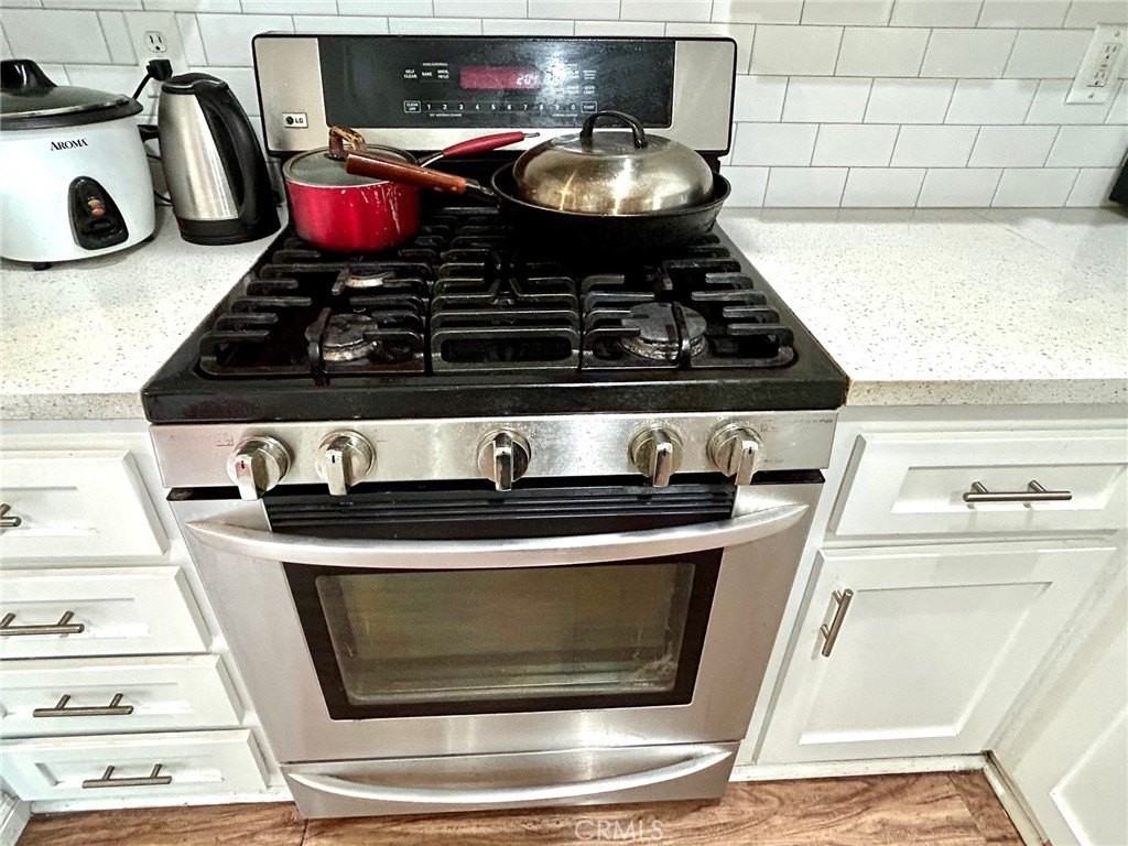 1006 Acacia St - Photo 5 of 22