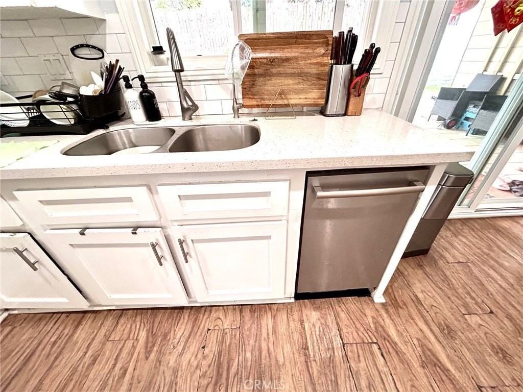 1006 Acacia St - Photo 6 of 22