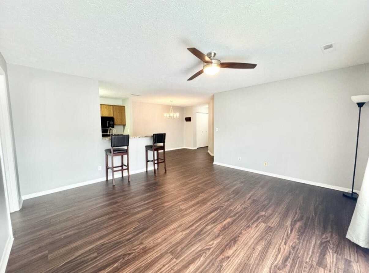 14 Woodland Hills Dr - Photo 3 of 10