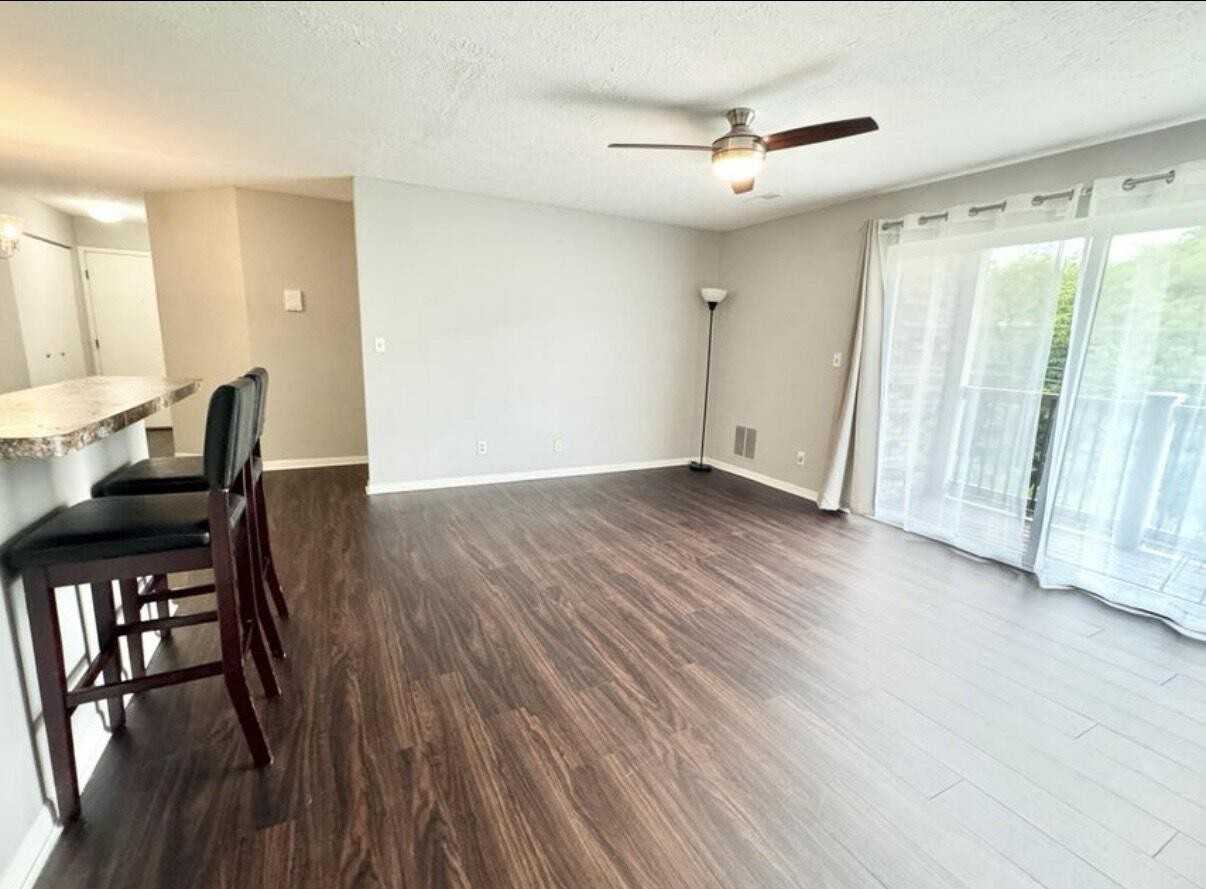 14 Woodland Hills Dr - Photo 4 of 10