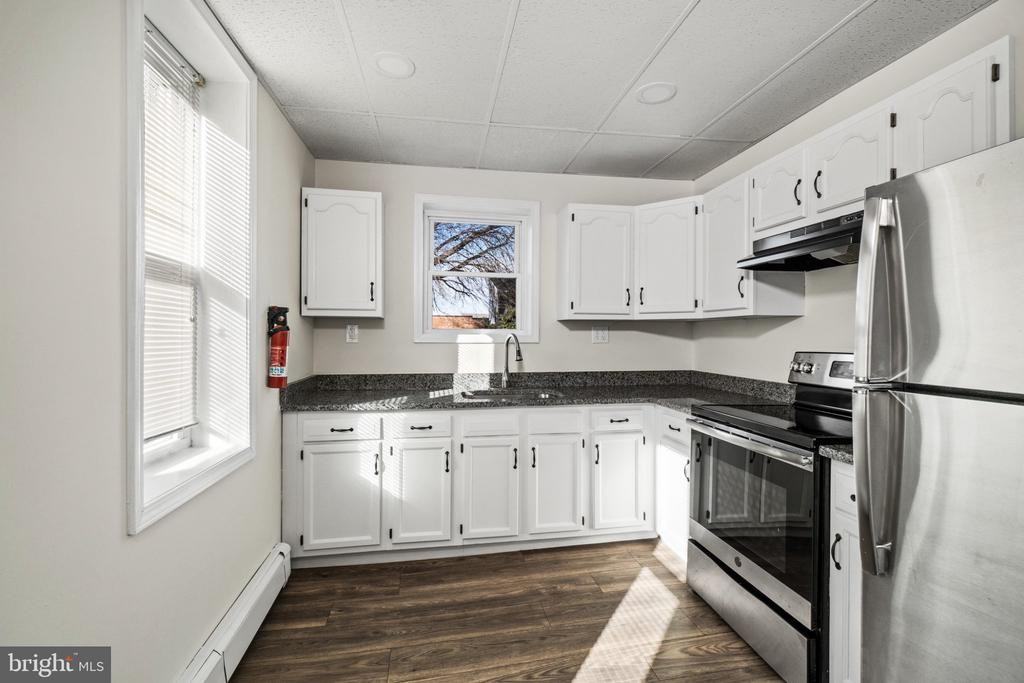 148 Walnut St ##3 - Photo 6 of 13
