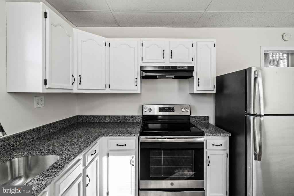 148 Walnut St ##3 - Photo 7 of 13