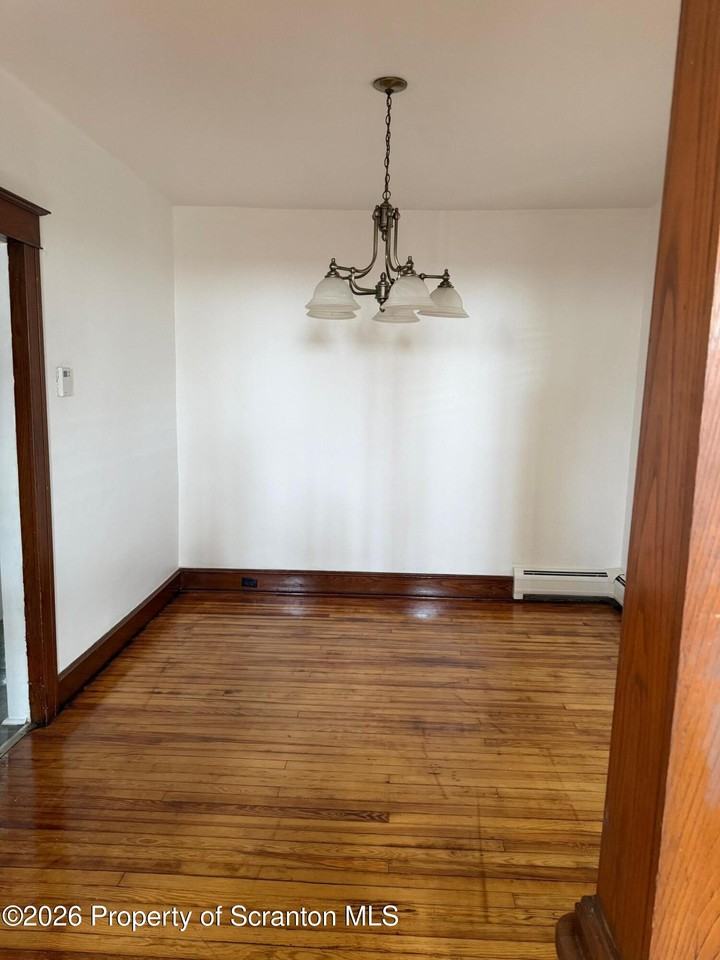 420 Smith St - Photo 3 of 8