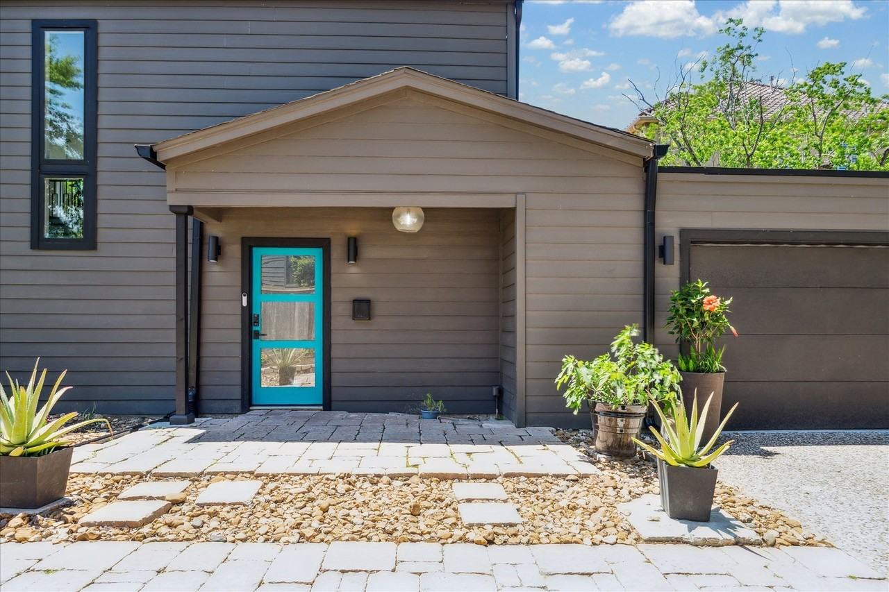 7703 Bobbitt Ln #D - Photo 3 of 27