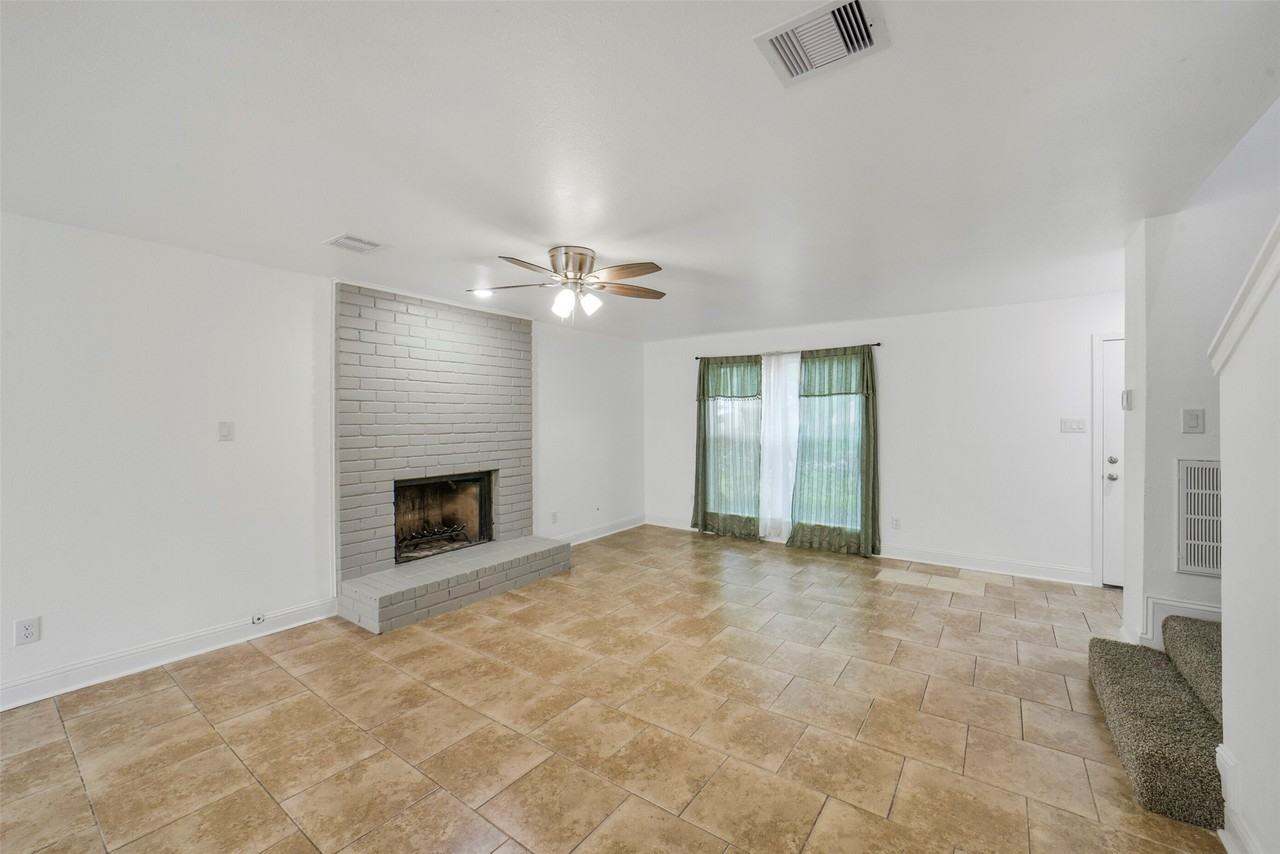 10715 Nobility Dr - Photo 6 of 36