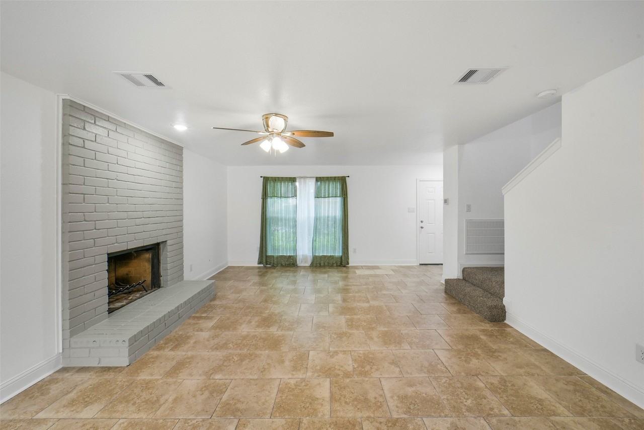 10715 Nobility Dr - Photo 7 of 36