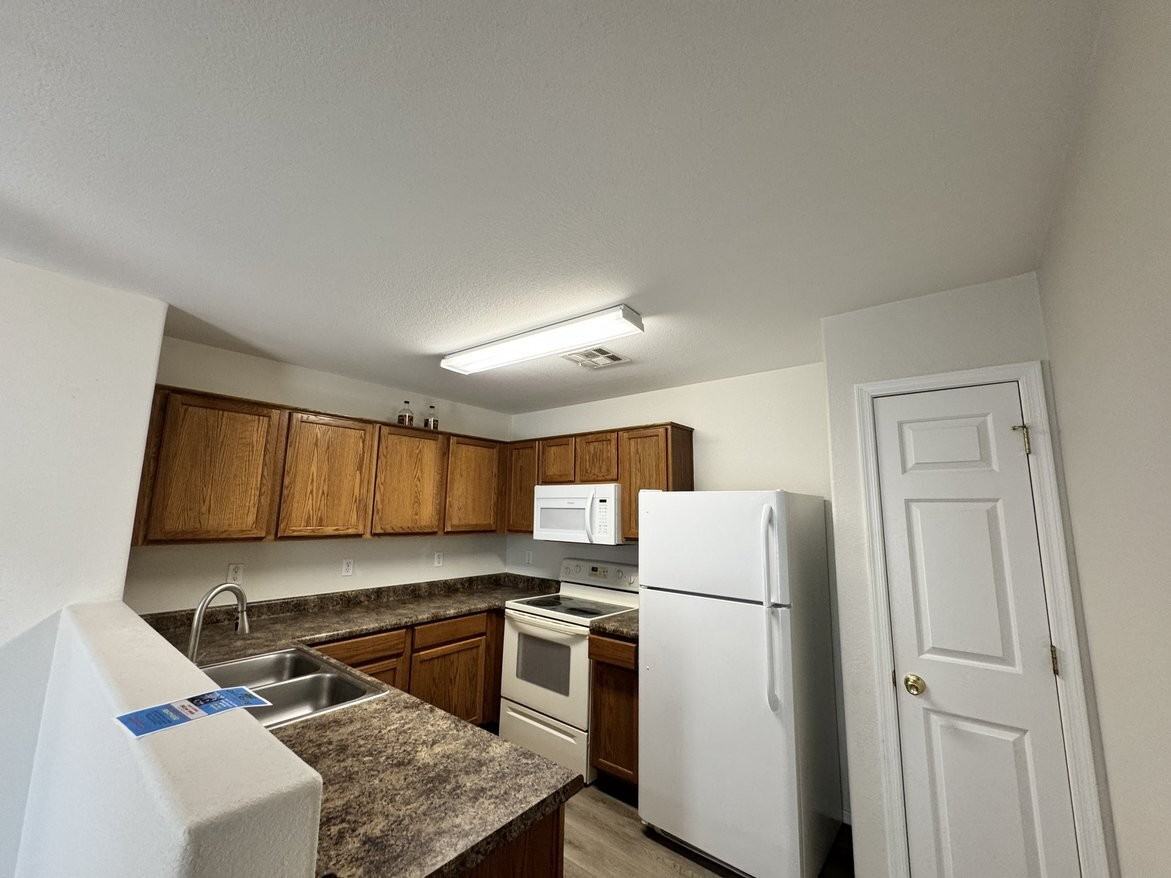 46067 W Sheridan Rd - Photo 5 of 17