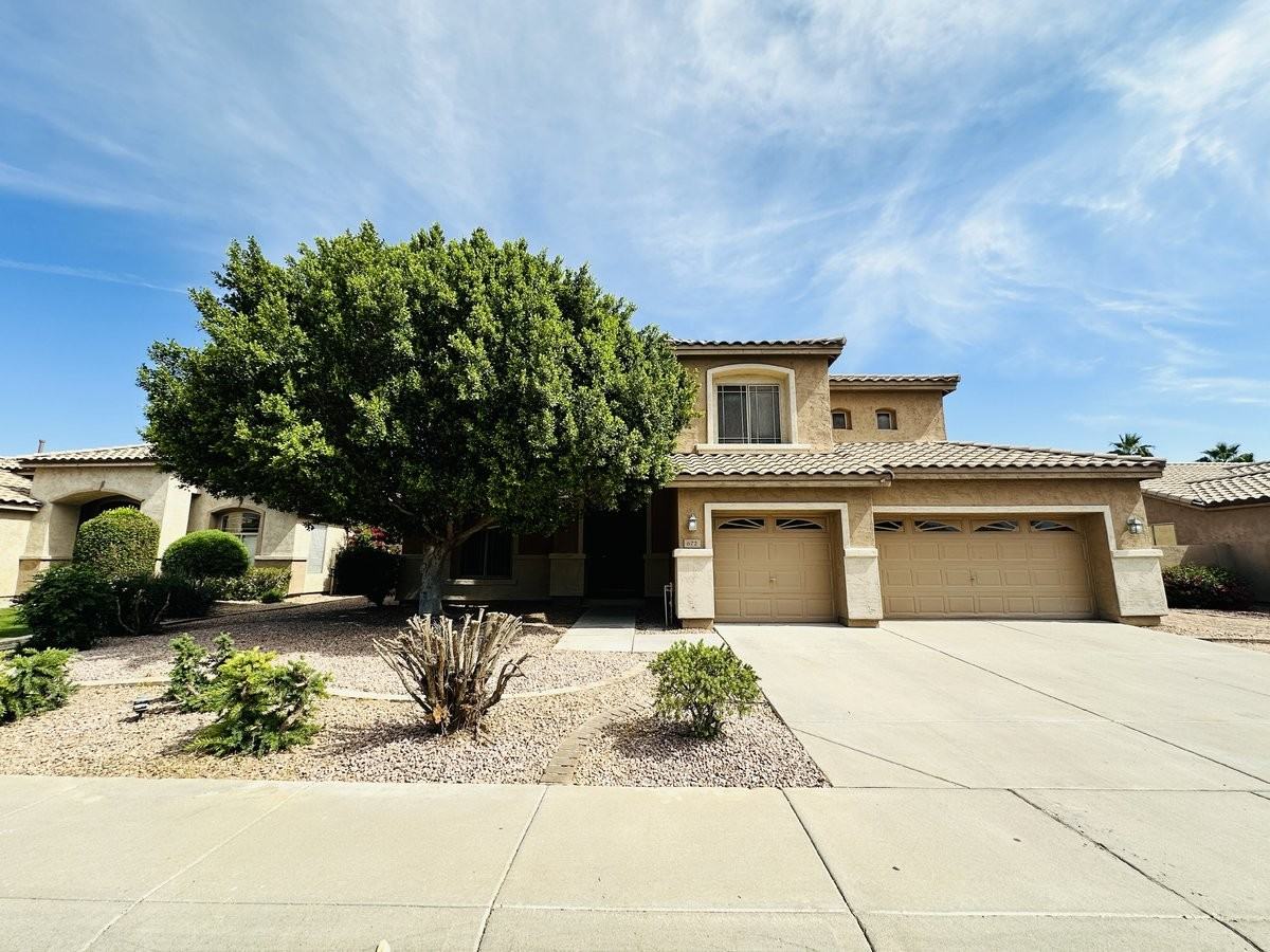 672 W Raven Dr - Photo 4 of 50