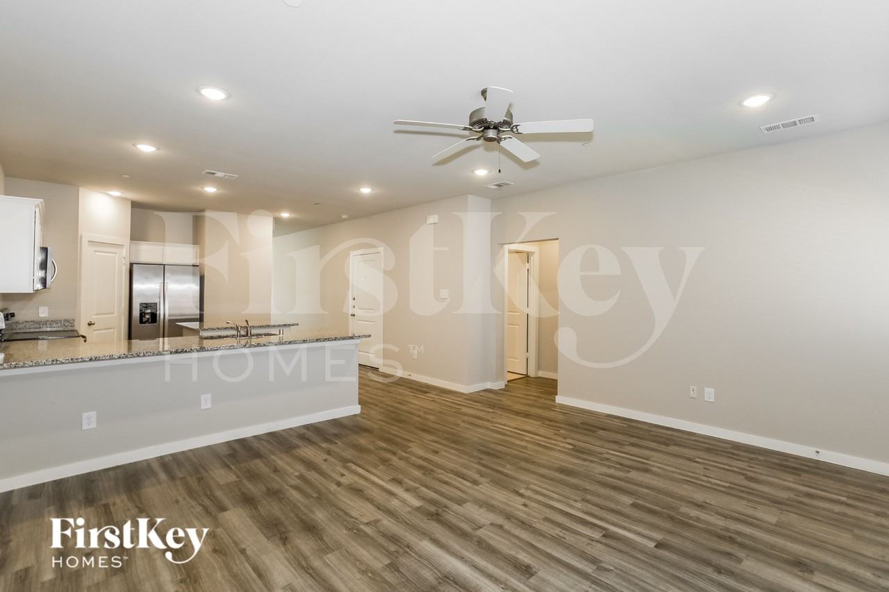 619 Ava Trl - Photo 4 of 16