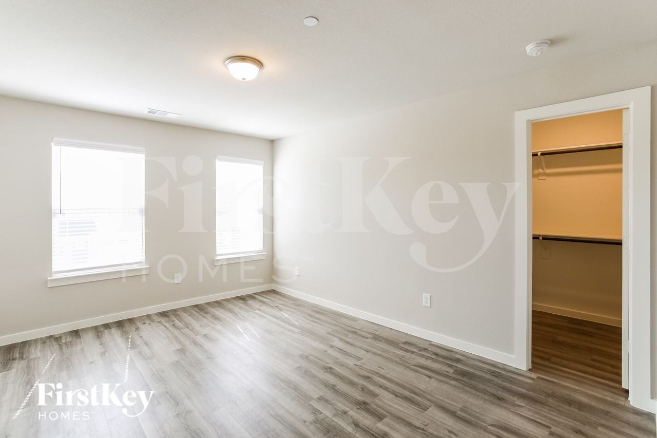 619 Ava Trl - Photo 7 of 16