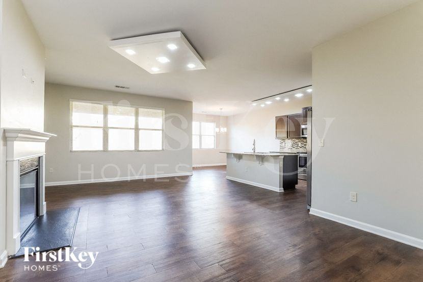 3280 Heatherwood Dr - Photo 3 of 15