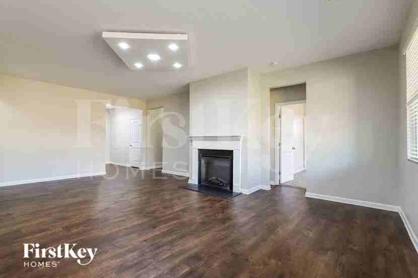 3280 Heatherwood Dr - Photo 4 of 15