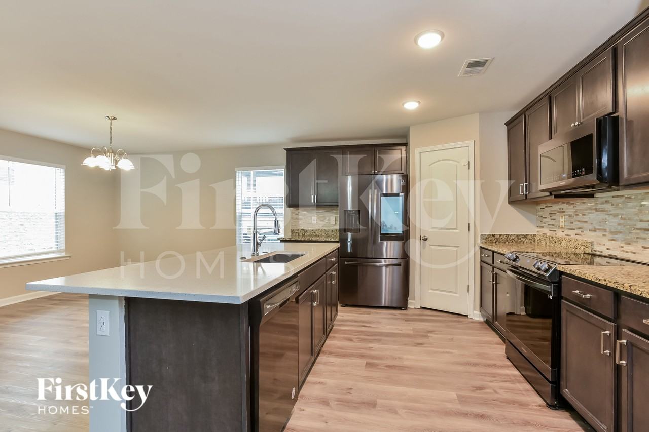 304 Sportsman Dr - Photo 6 of 15