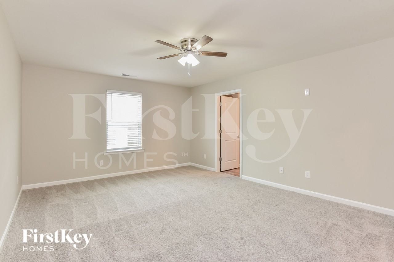 304 Sportsman Dr - Photo 7 of 15