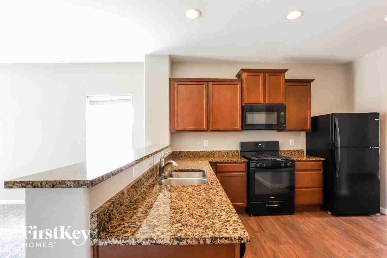 9524 Cherry Ln - Photo 7 of 15