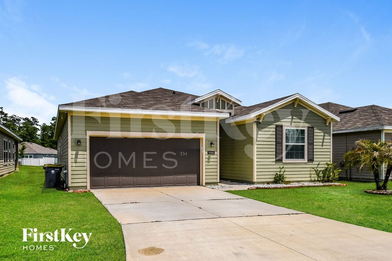 10963 Haws Ln - Photo 2 of 15