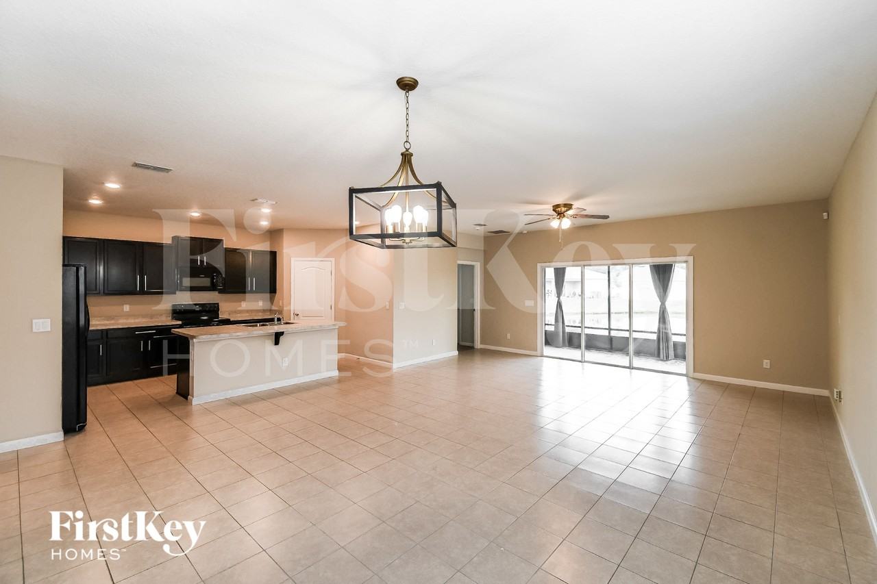 10963 Haws Ln - Photo 4 of 15