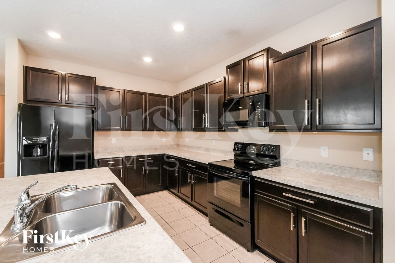 10963 Haws Ln - Photo 7 of 15