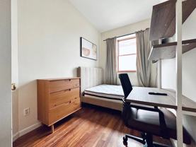 Private Bedroom in 4 Bedroom/1 Bathroom Home - Photo 1 of 1