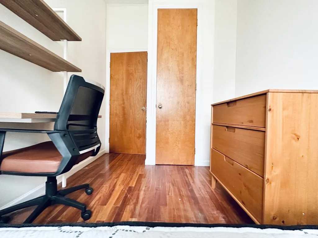 Private Bedroom in 4 Bedroom/1 Bathroom Home - Photo 4 of 9