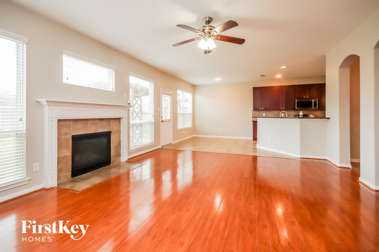 6707 Level Pond Ln - Photo 3 of 15