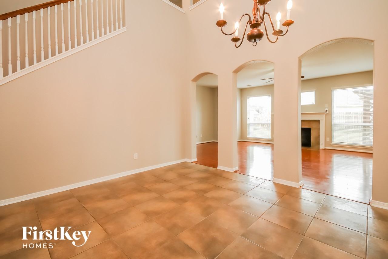 6707 Level Pond Ln - Photo 4 of 15