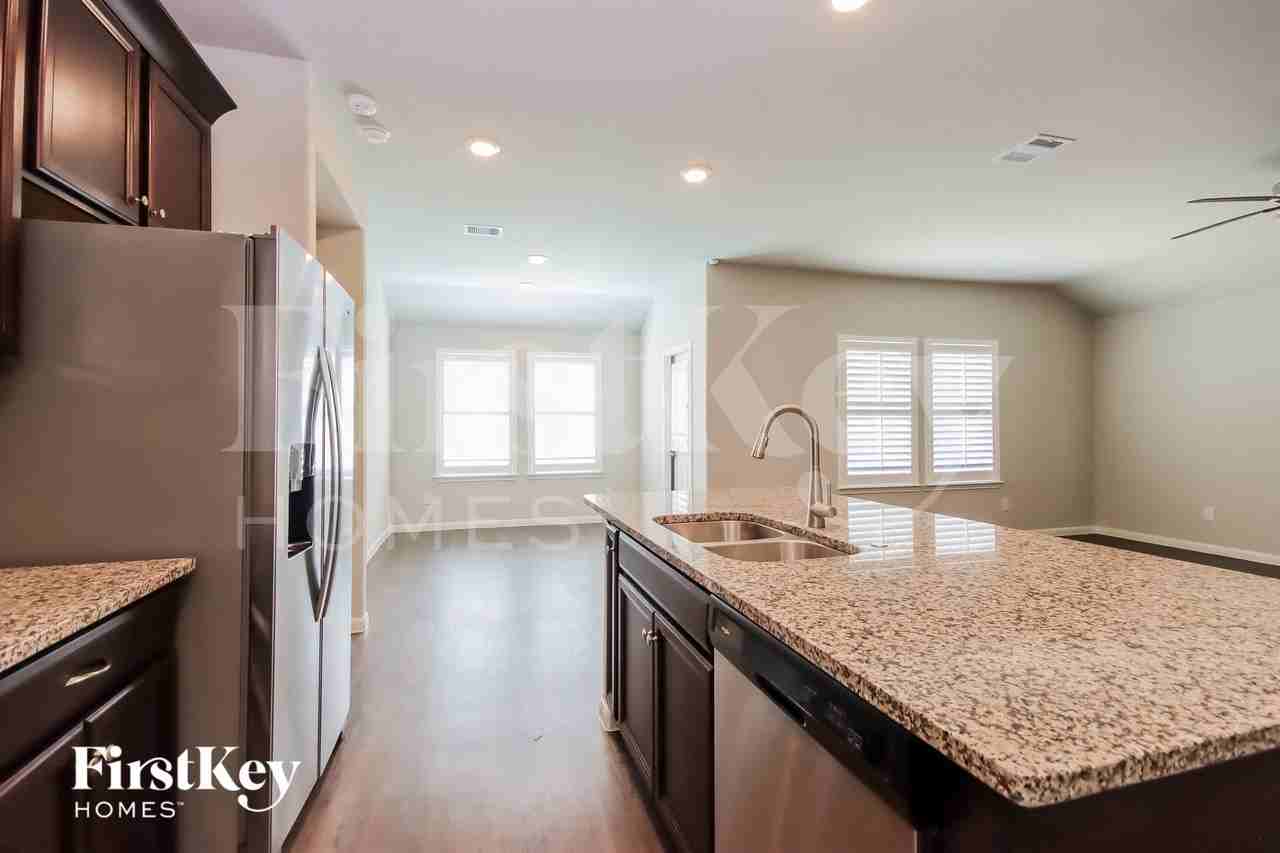 4606 Wildflower Way - Photo 6 of 15