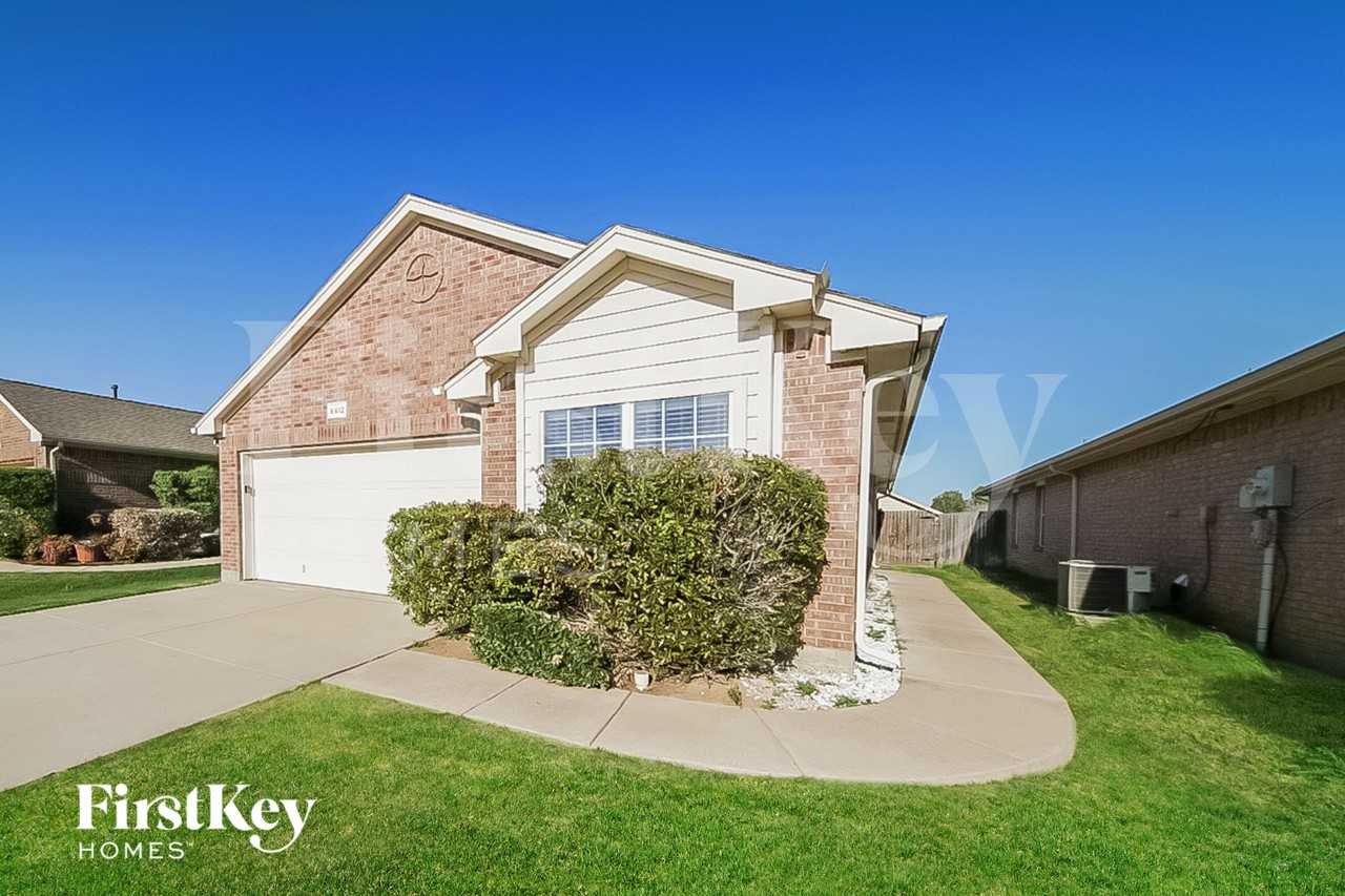 6412 Regina Dr - Photo 2 of 15