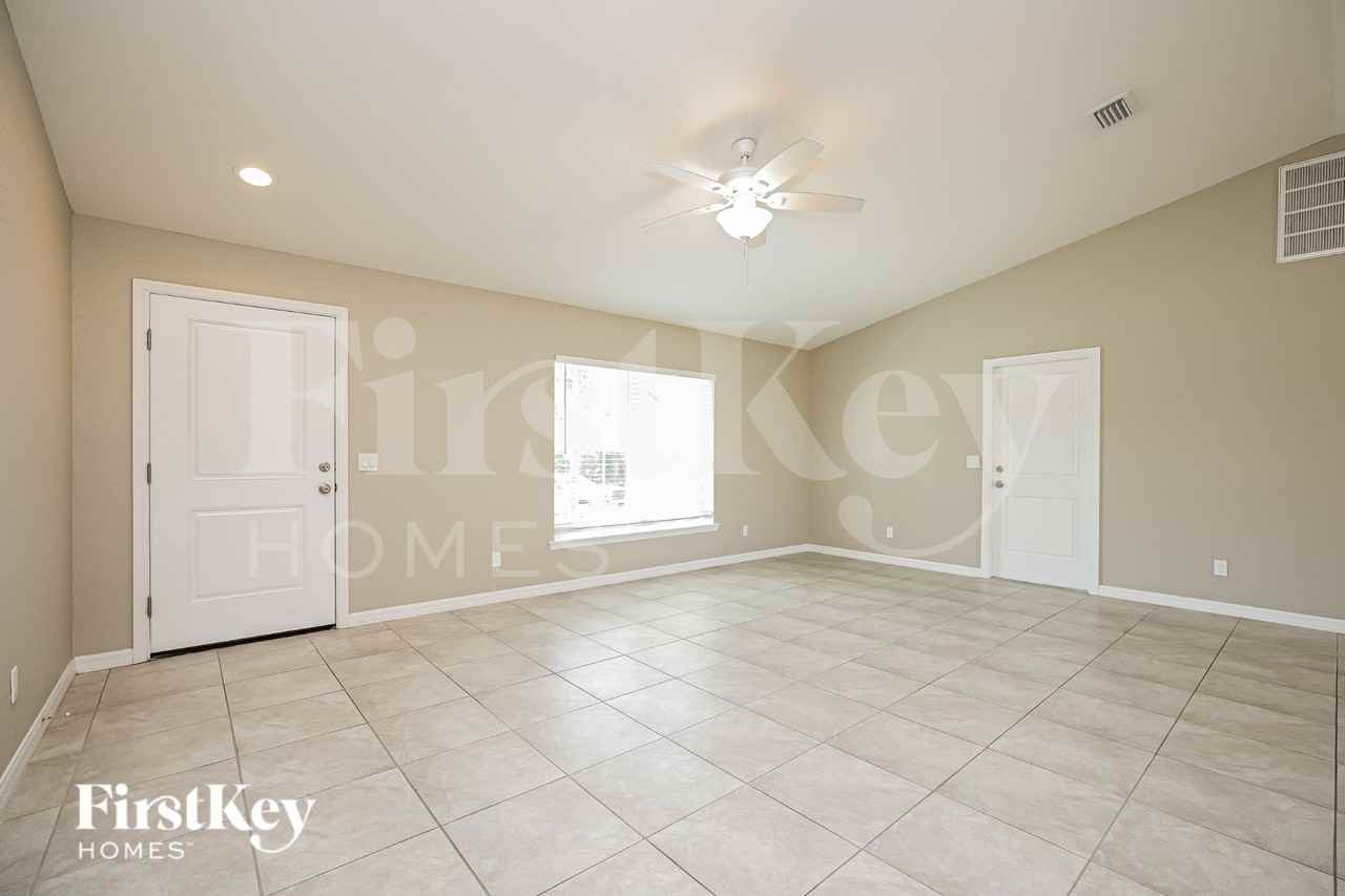 11992 Brookside Ave - Photo 2 of 20