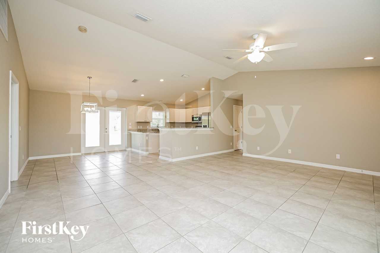 11992 Brookside Ave - Photo 4 of 20