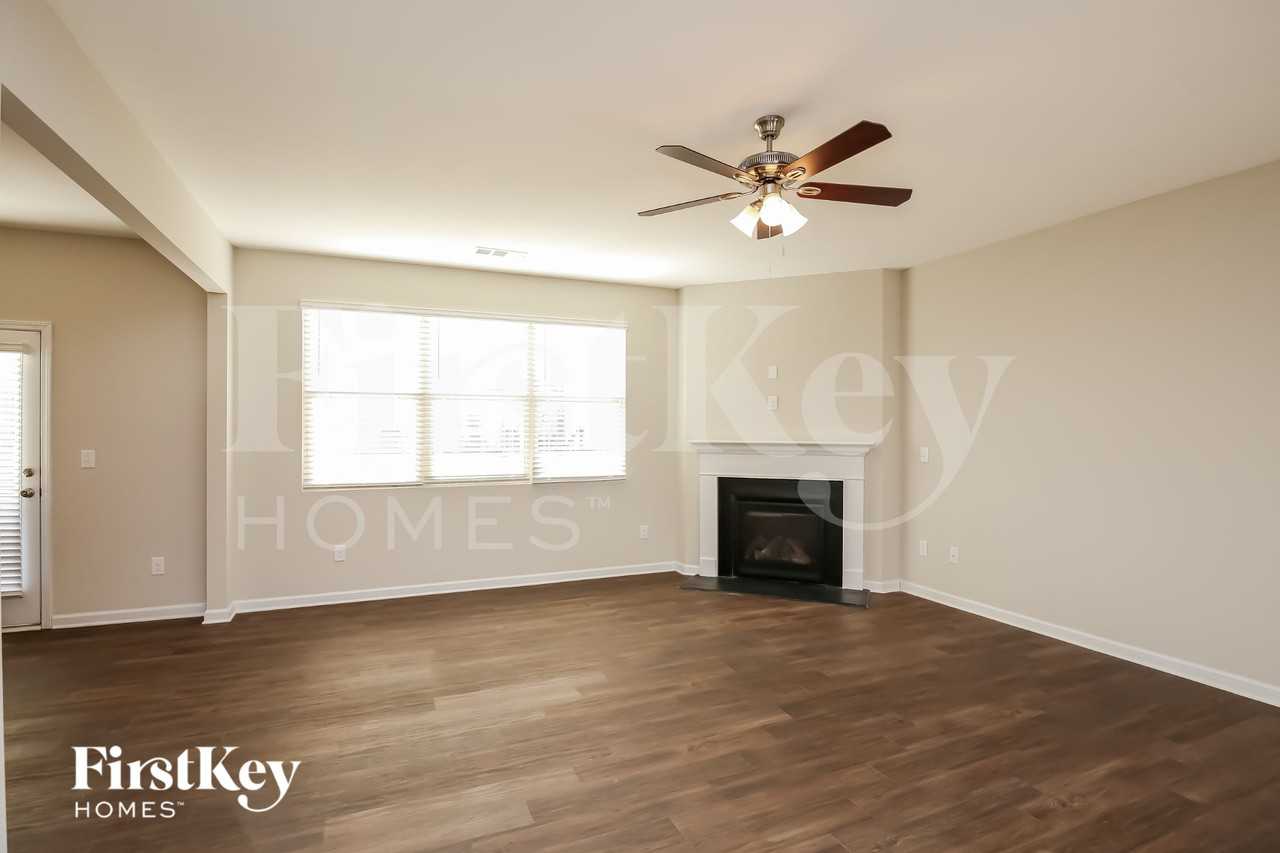 73 Maple Brook Dr - Photo 4 of 18