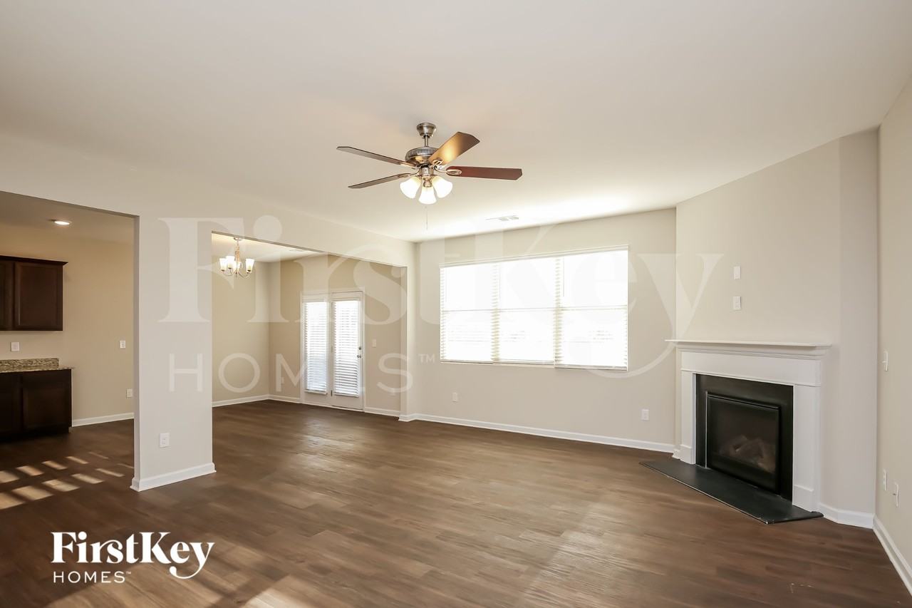 73 Maple Brook Dr - Photo 5 of 18