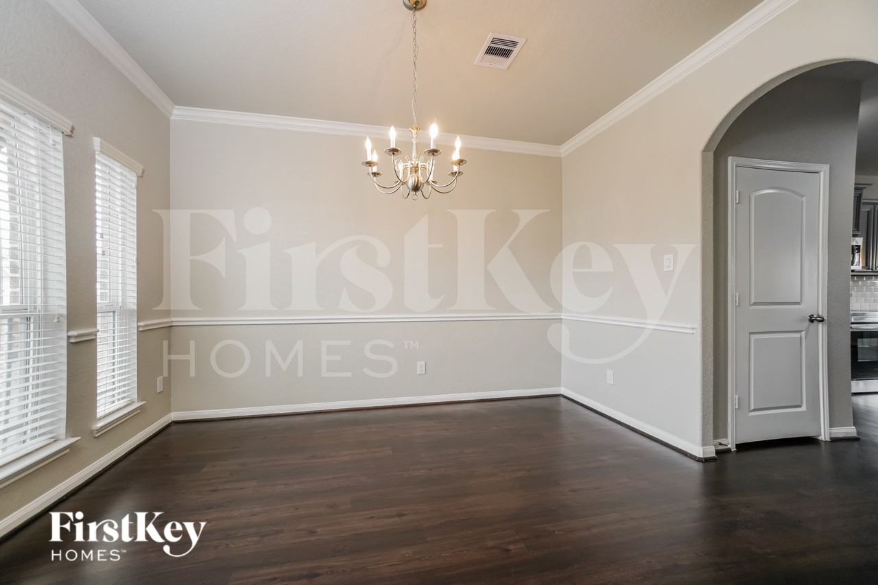 12453 Hackberry Dr - Photo 5 of 16