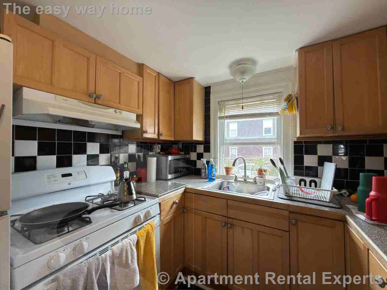 28 Linden Ave #1 - Photo 5 of 12