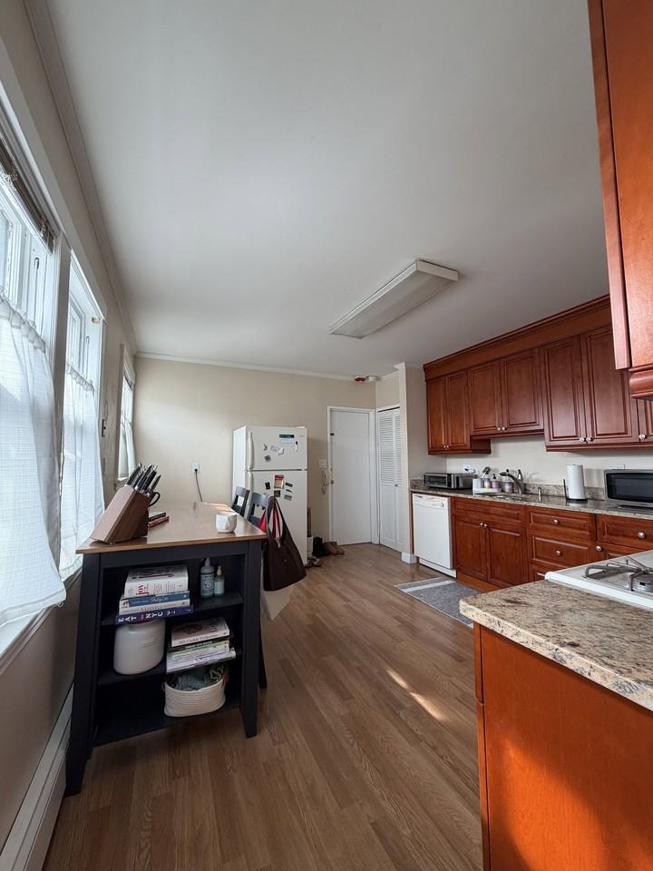 100 Colonial Rd #2 - Photo 2 of 8