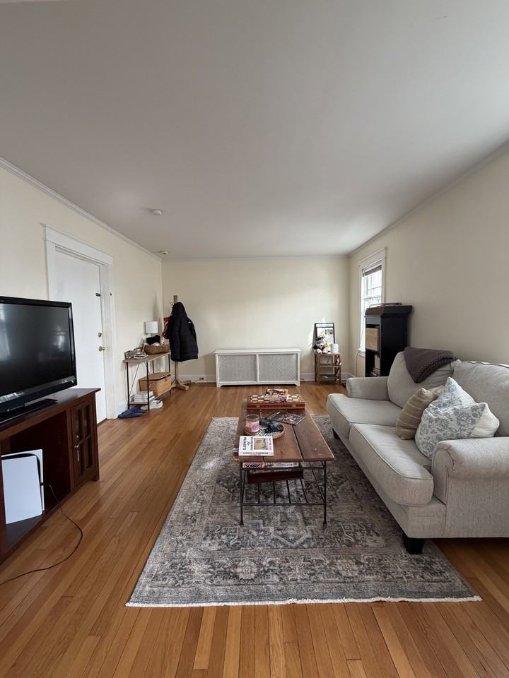 100 Colonial Rd #2 - Photo 3 of 8