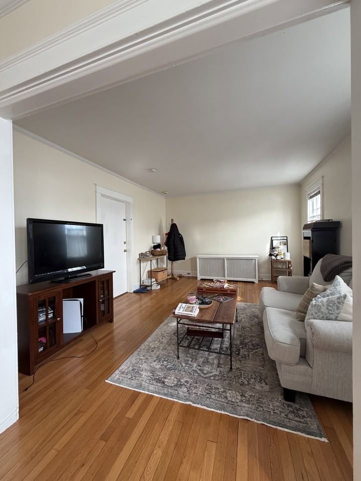 100 Colonial Rd #2 - Photo 4 of 8