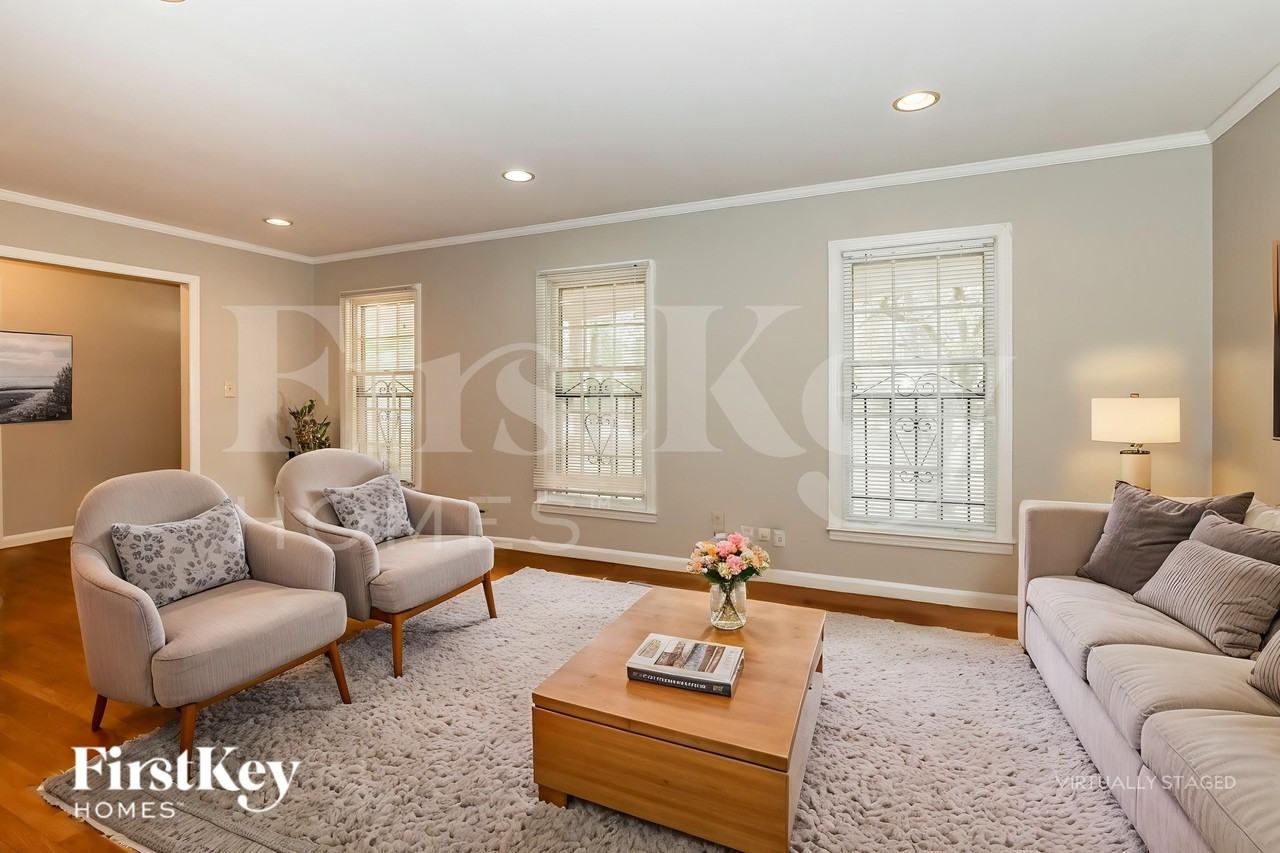 3605 Carriage Way - Photo 4 of 19