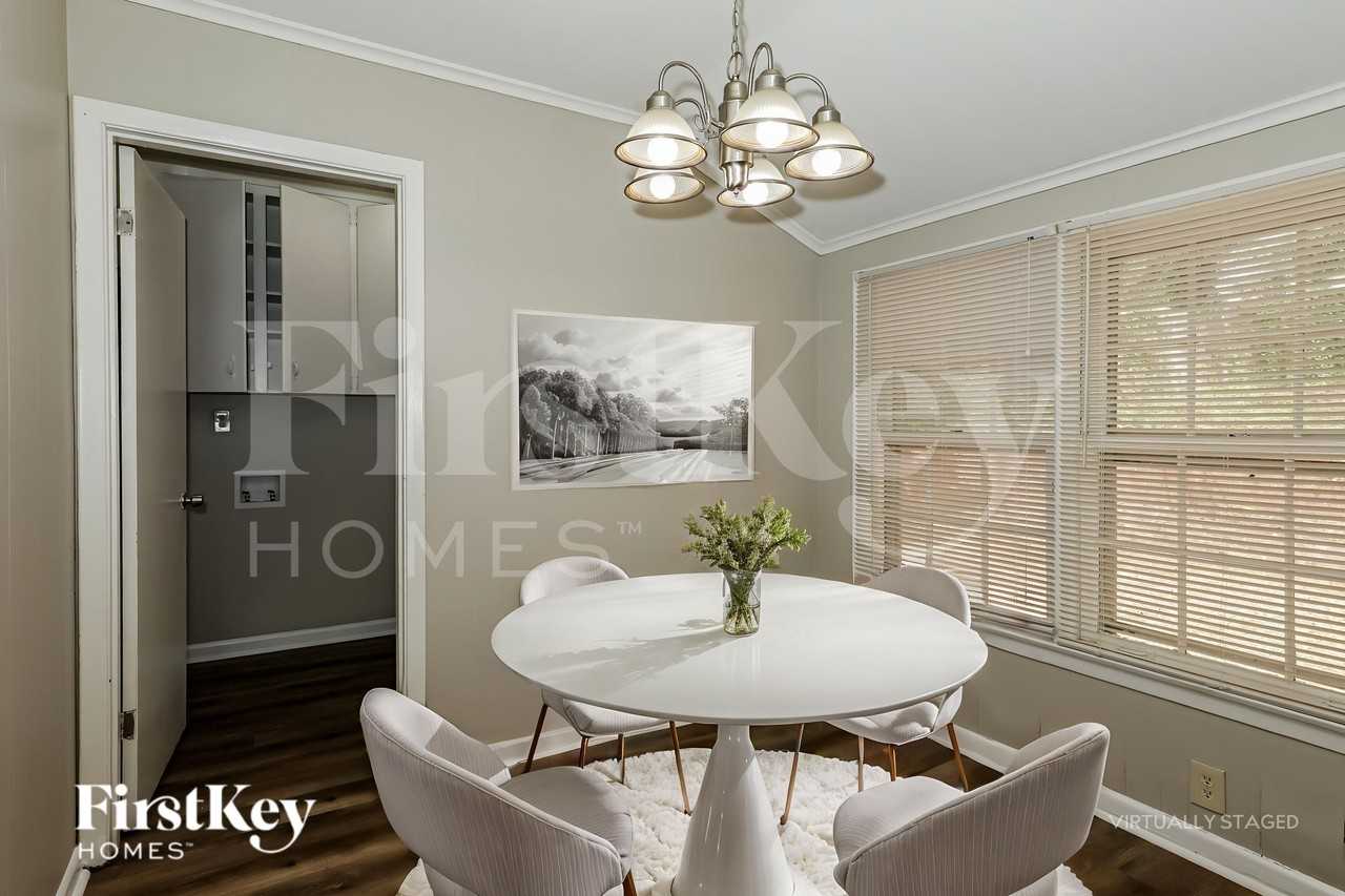 3605 Carriage Way - Photo 6 of 19