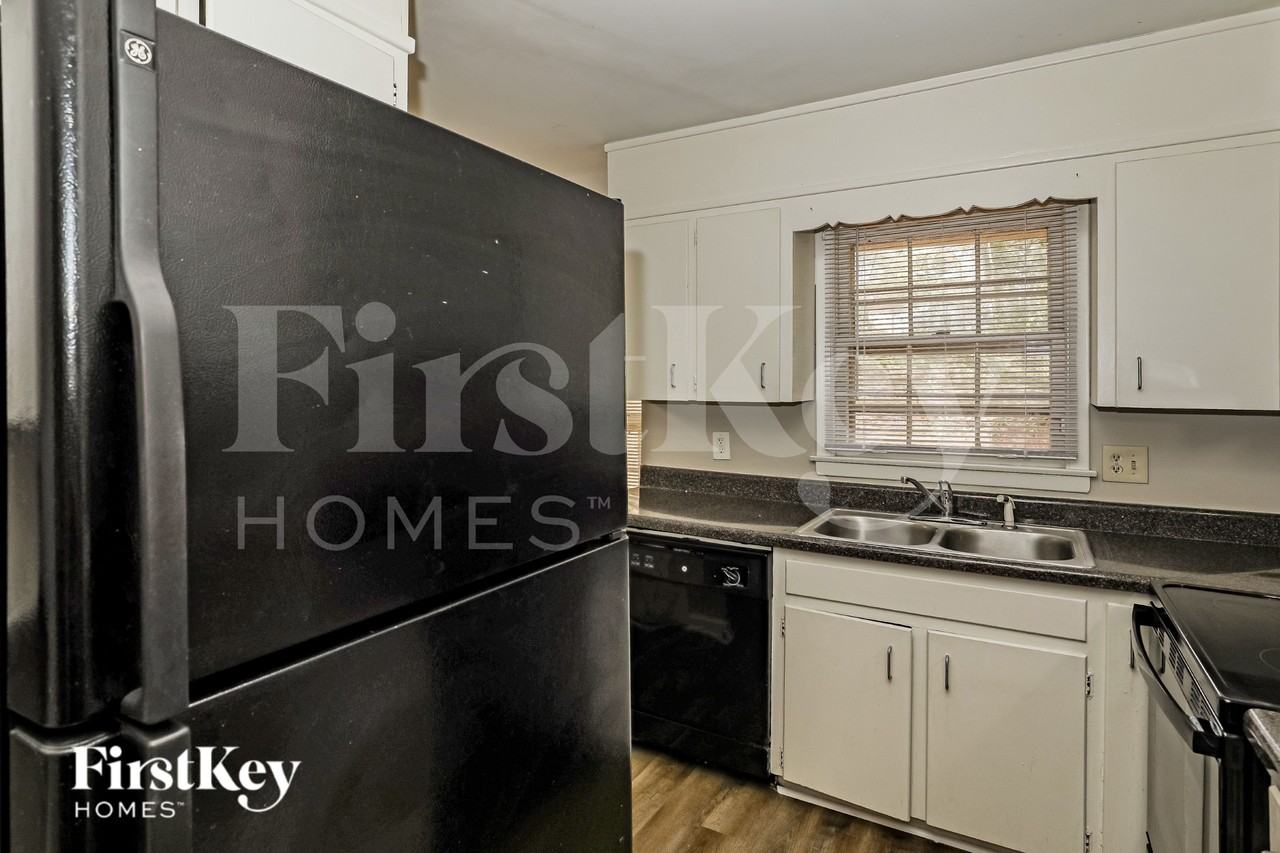 3605 Carriage Way - Photo 7 of 19