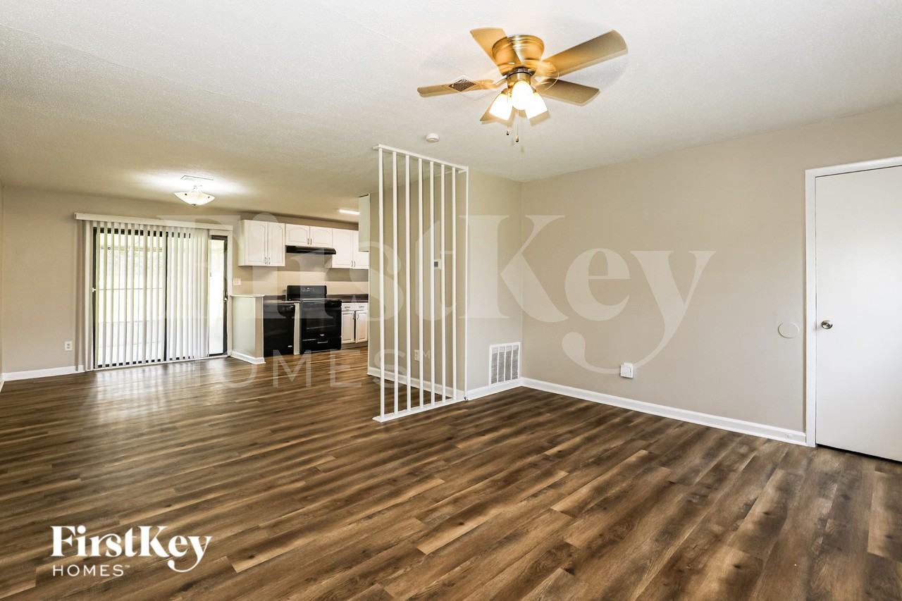 2423 Ozark Trl Sw - Photo 2 of 19