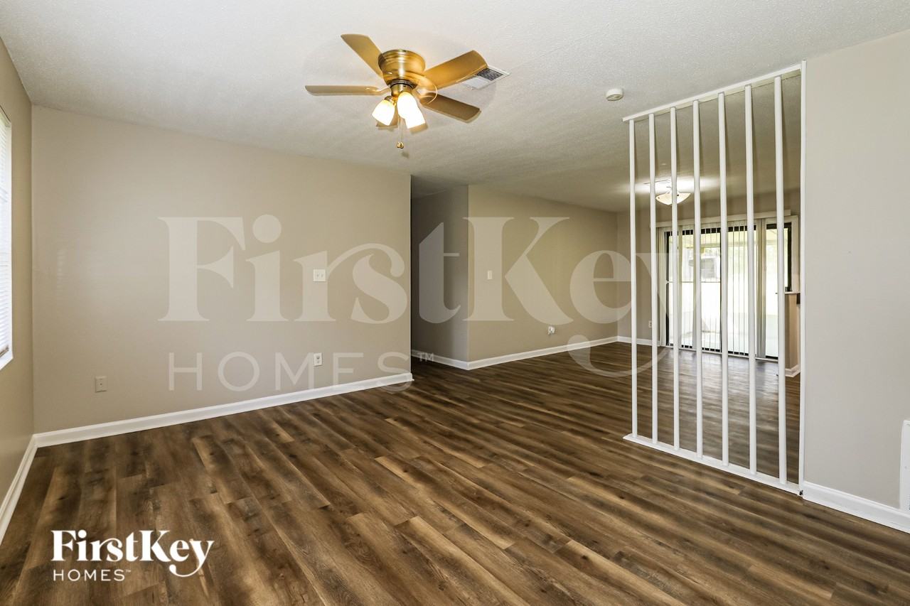 2423 Ozark Trl Sw - Photo 3 of 19