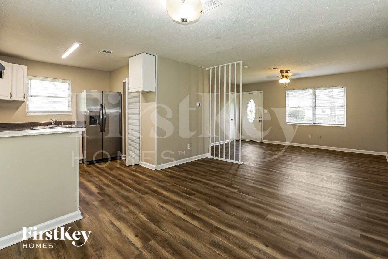 2423 Ozark Trl Sw - Photo 4 of 19