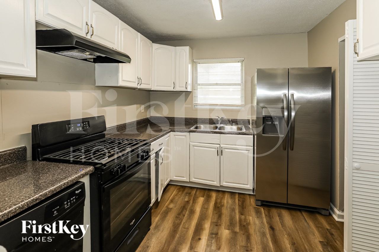 2423 Ozark Trl Sw - Photo 5 of 19