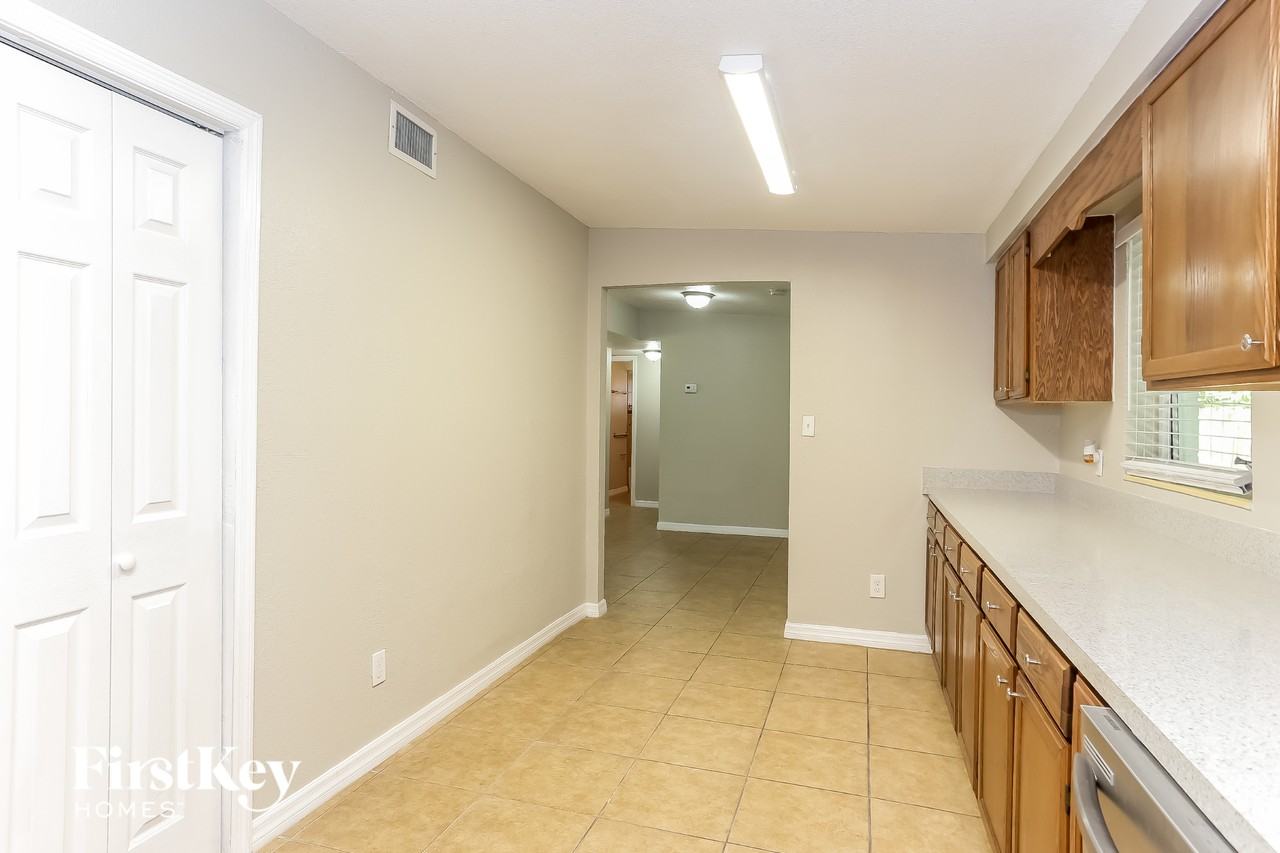 7716 Monetta Dr - Photo 7 of 15