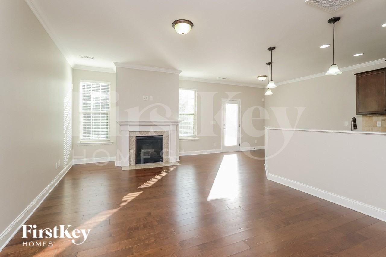 1651 Ashmead Ln - Photo 2 of 16