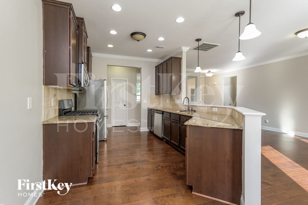 1651 Ashmead Ln - Photo 4 of 16