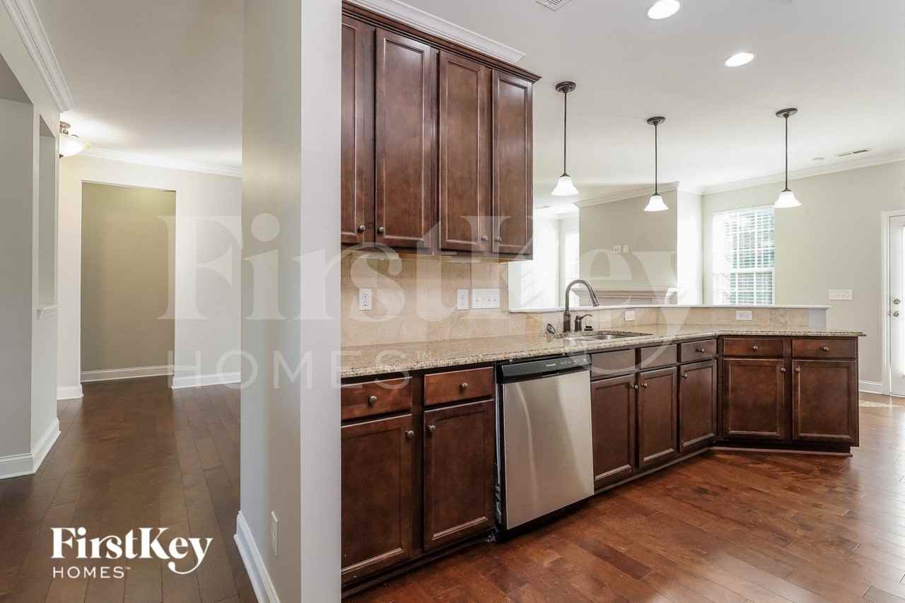 1651 Ashmead Ln - Photo 5 of 16