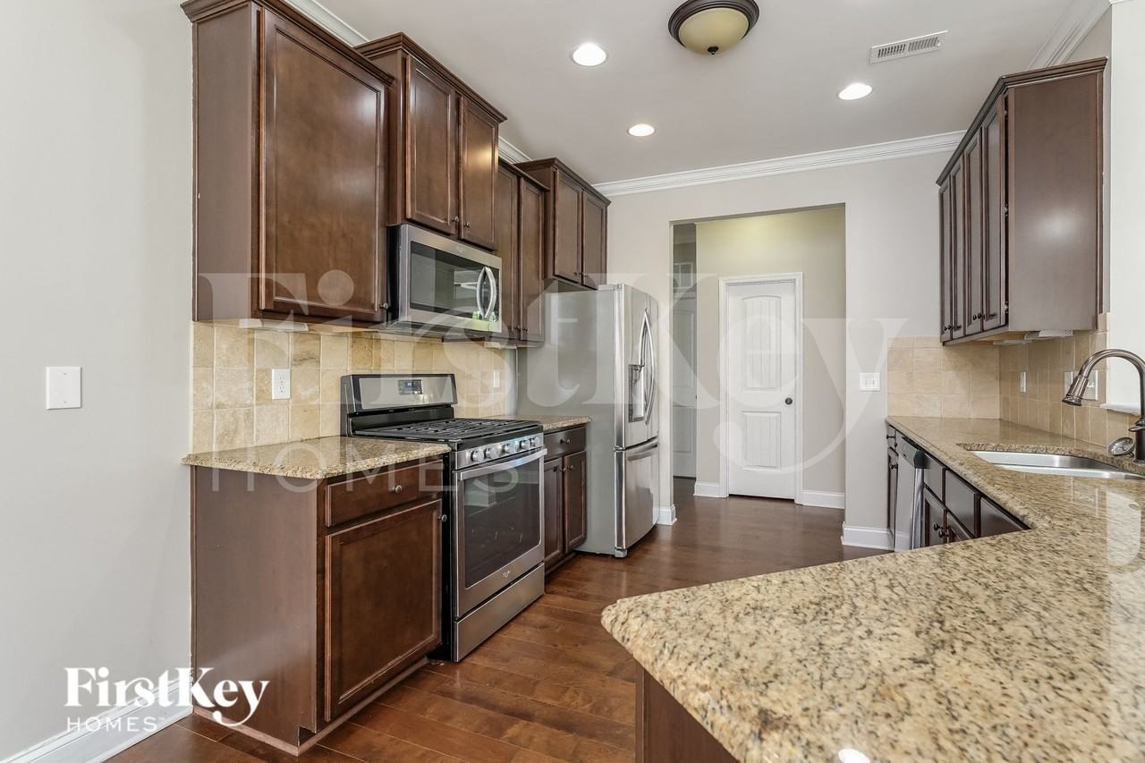 1651 Ashmead Ln - Photo 6 of 16